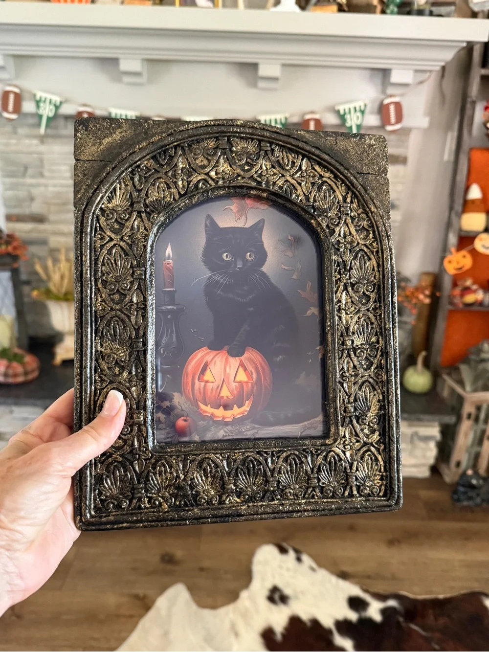 Vintage showcases black